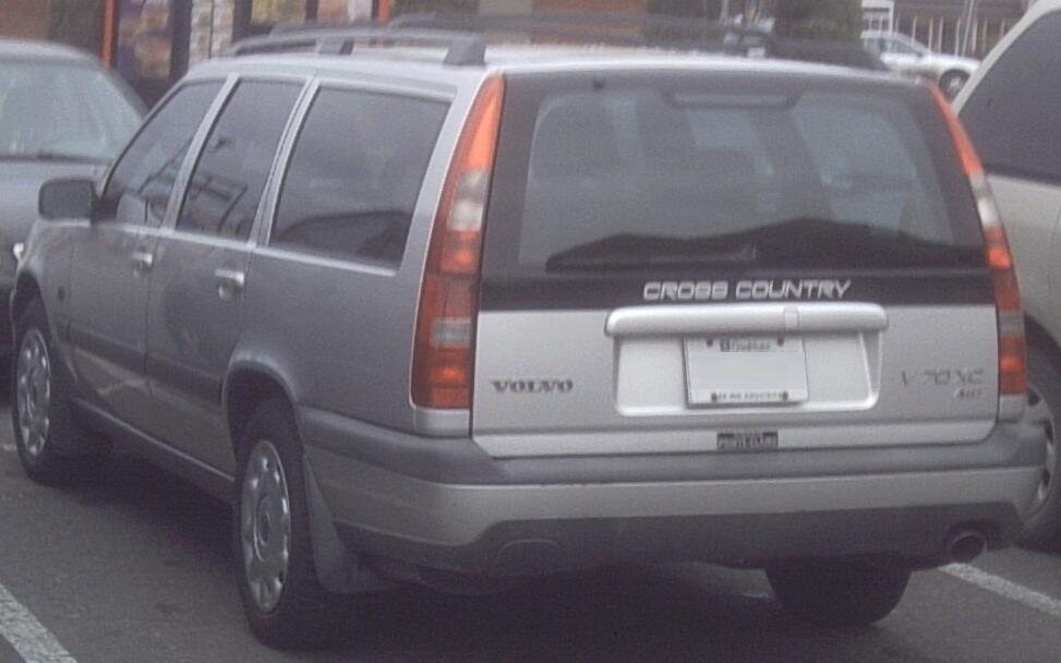 Volvo V70 Cross Country першого покоління