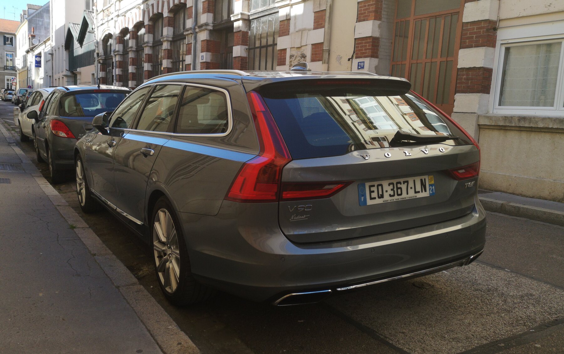 Volvo V90 T8 на архітектурі SPA