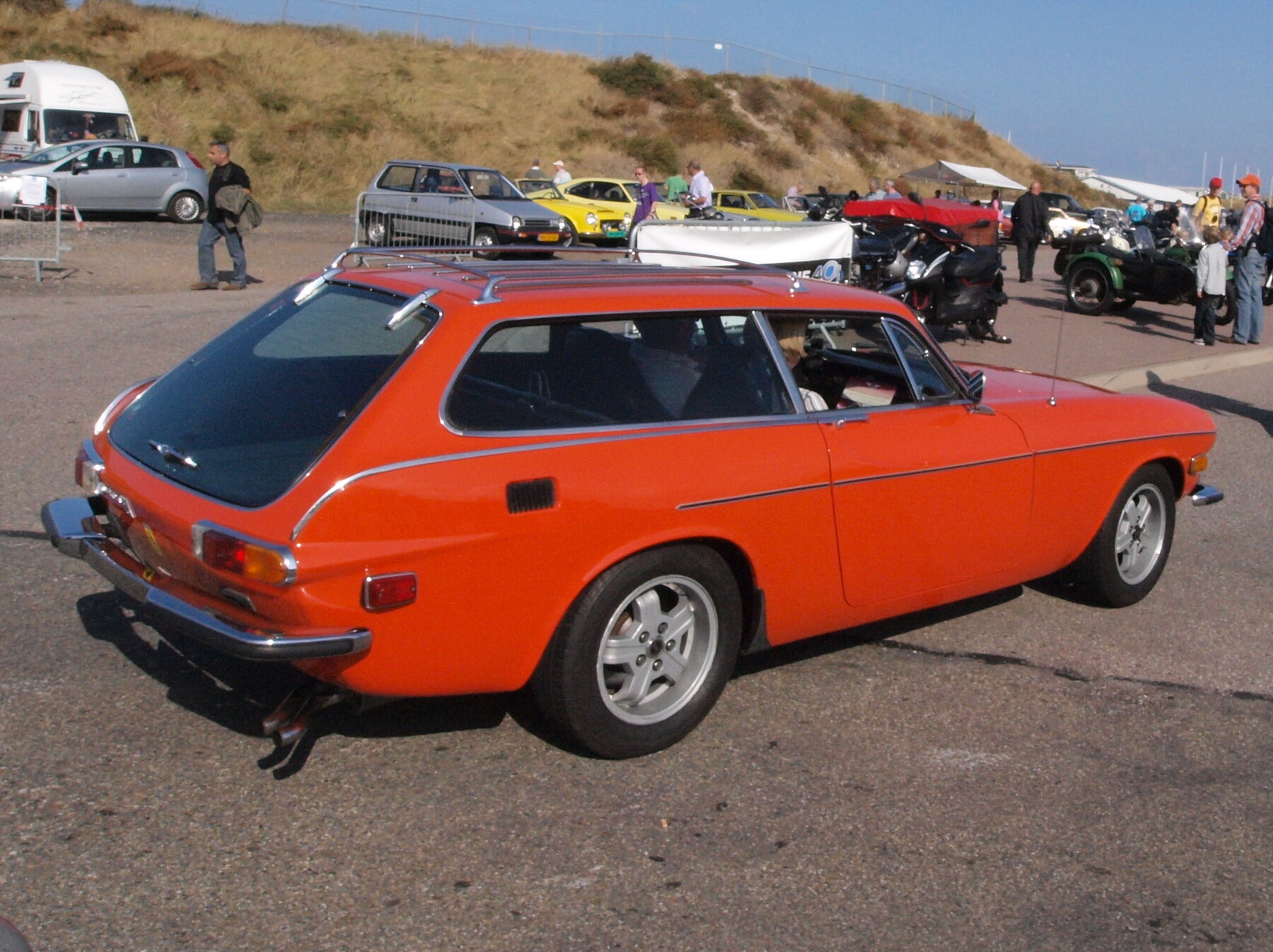 Volvo 1800ES ззаду
