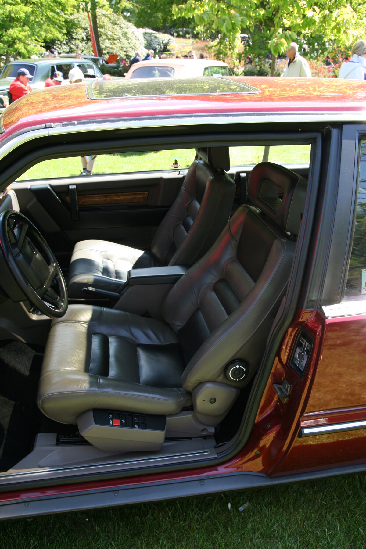 Передні сидіння Volvo 780