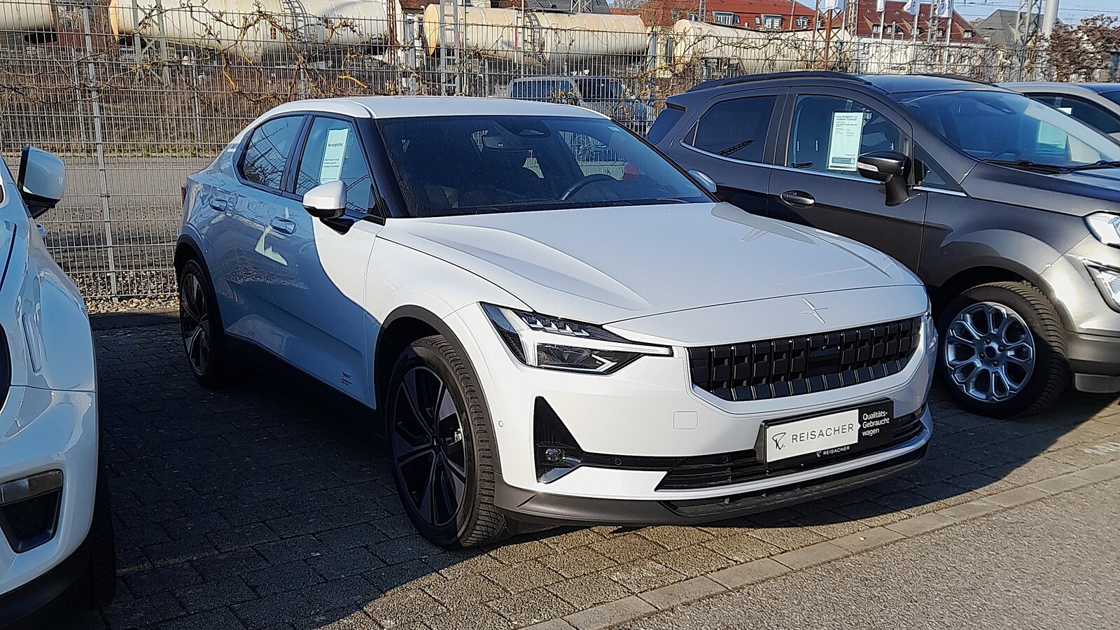 Polestar 2 — ілюстративне фото до матеріалу про Polestar Charge