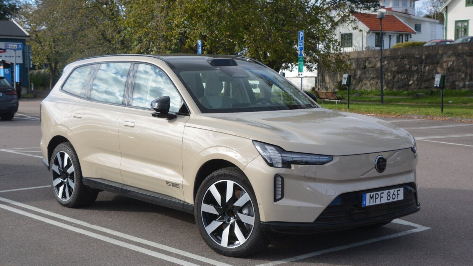 Volvo EX60 P10 — трасовий тест з BMW iX3 та Mercedes-Benz GLC
