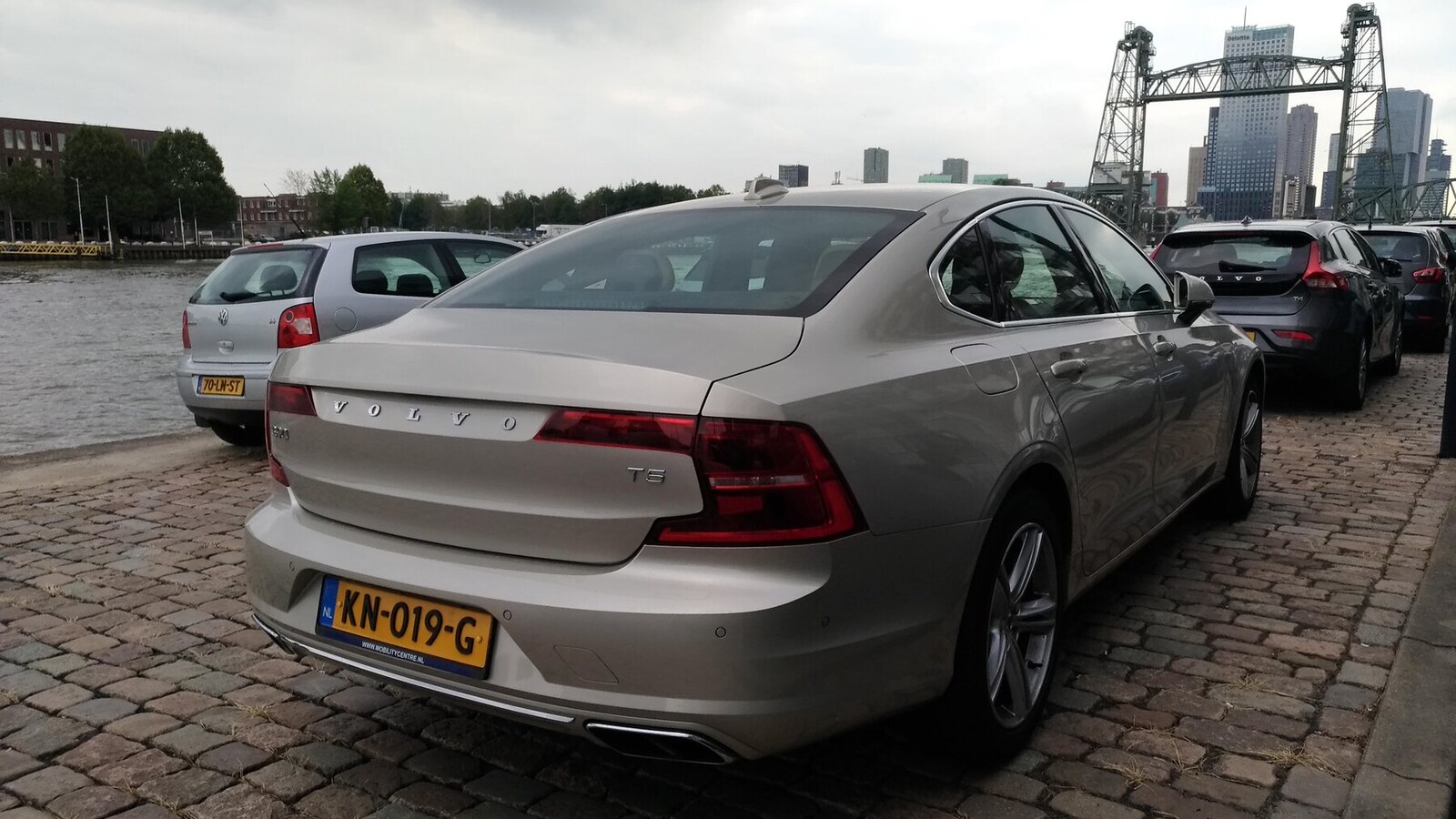 Volvo S90 — продажі моделі на китайському ринку у 2026 році