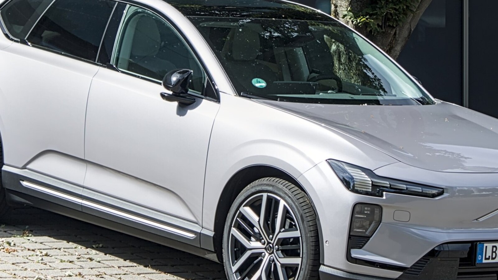 Volvo EX60 — виробництво та затримка поставок електричного кросовера