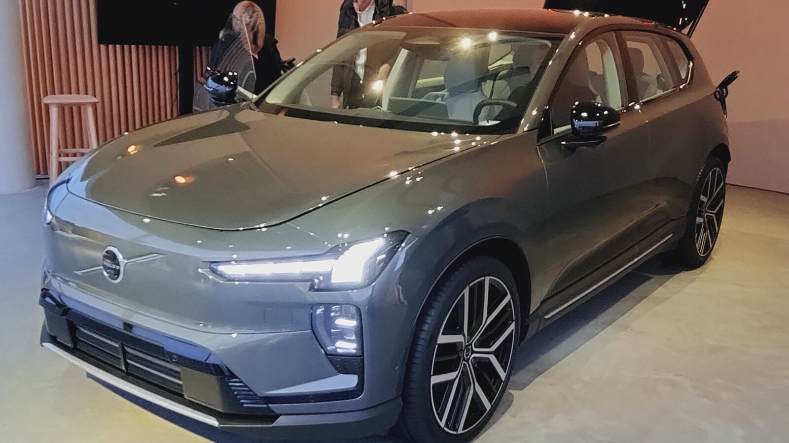 2026 Volvo EX60